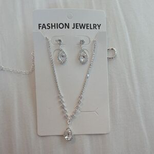 Bricks & Mordor Silver Necklace and Earring Set NWT
